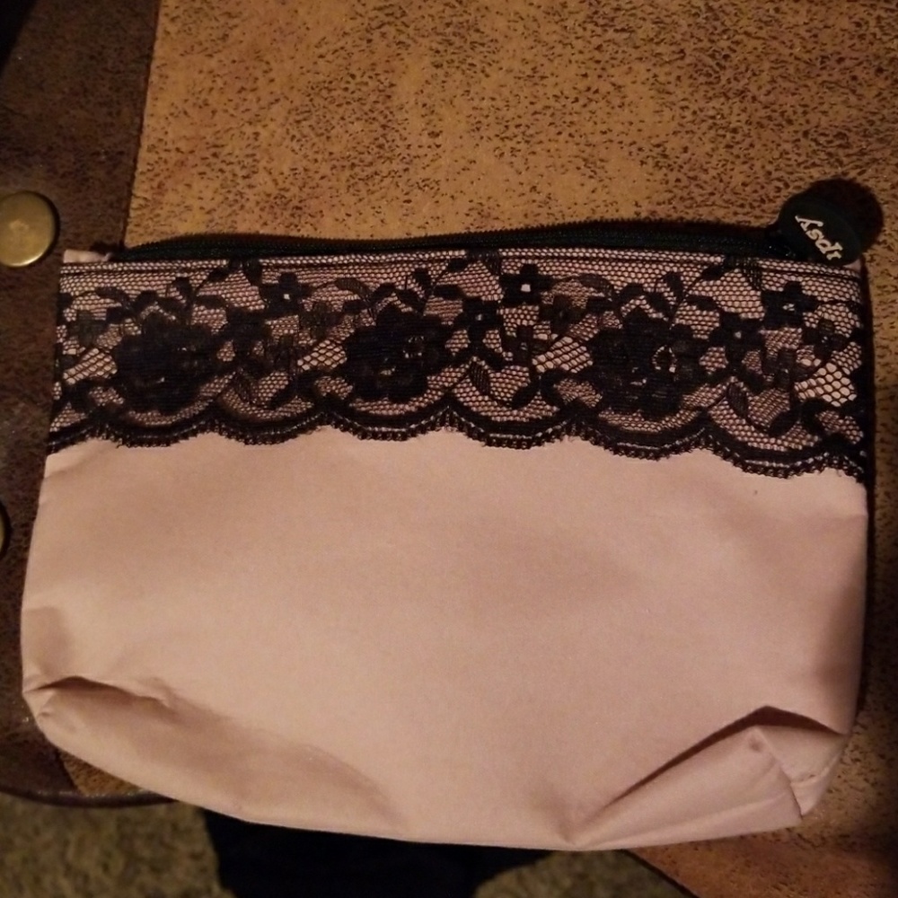 Ipsy makeup bag